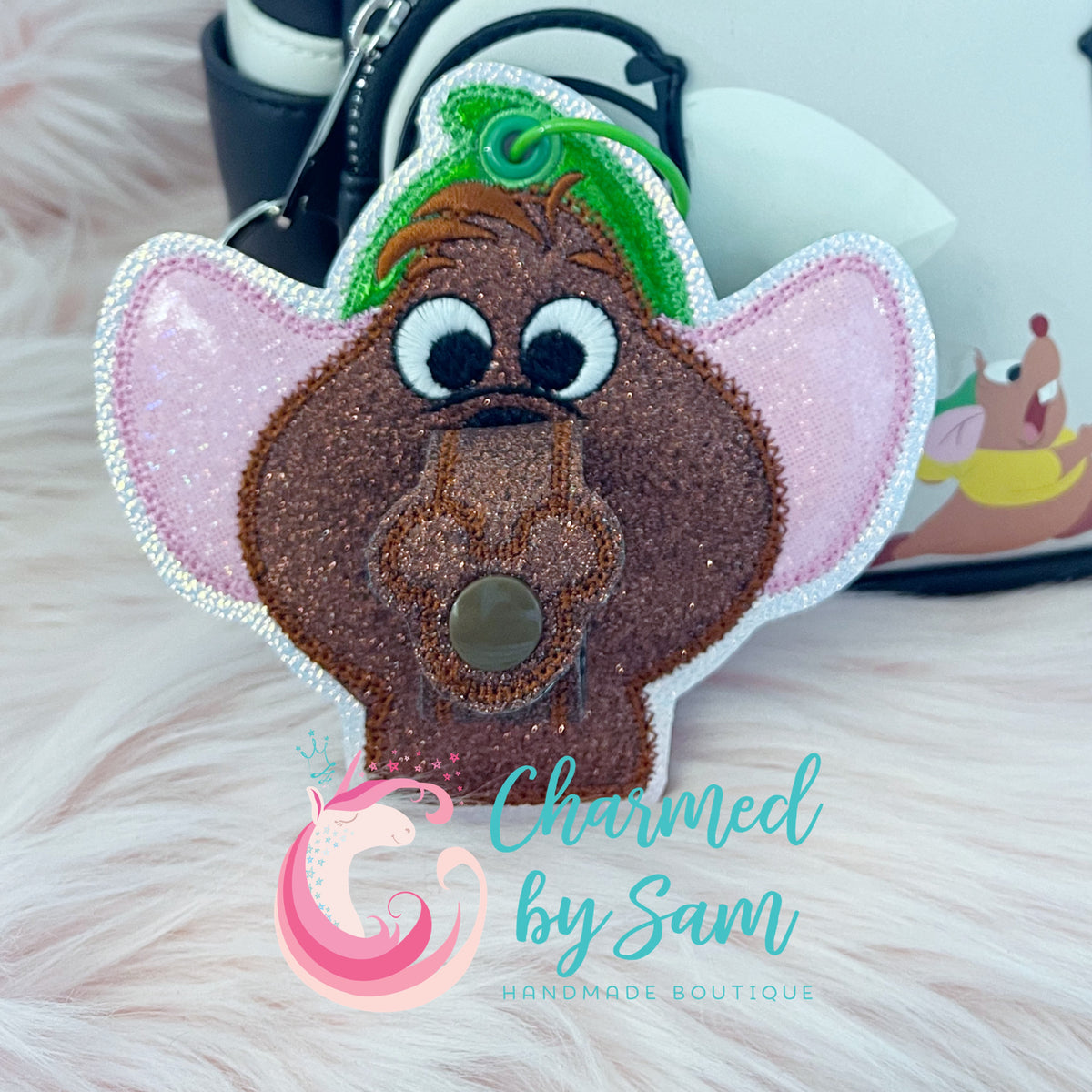 Gus Gus Ears Holder