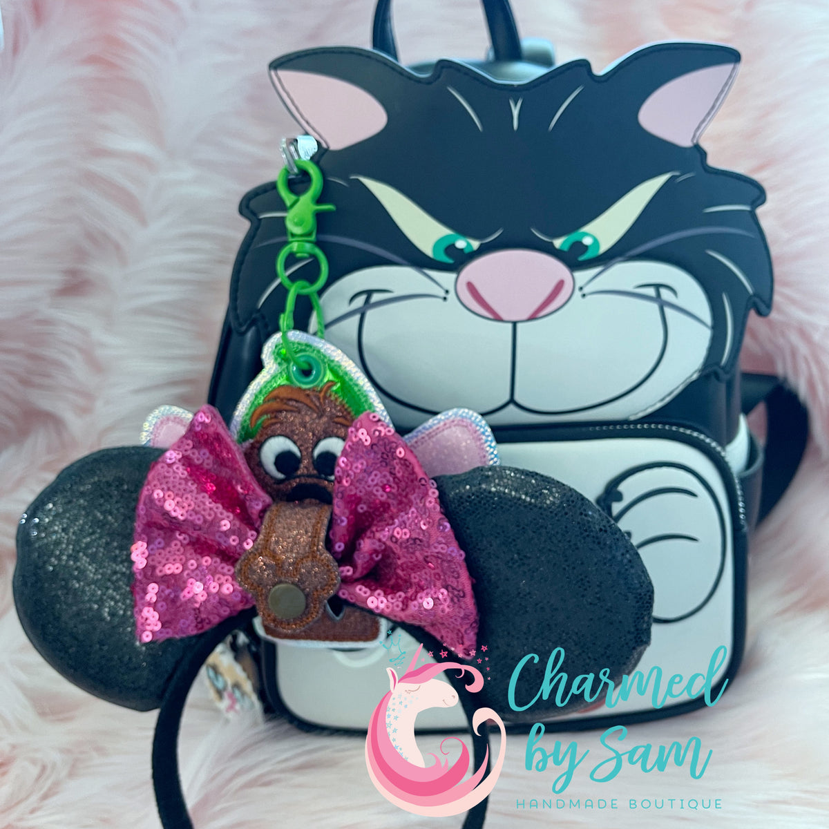 Gus Gus Ears Holder